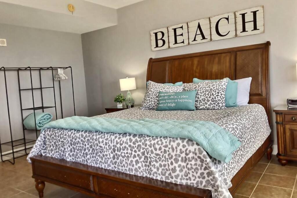 Happy Ours 2200 Sq Ft Corner Beachfront Sleeps 12 Panama City Beach Bagian luar foto