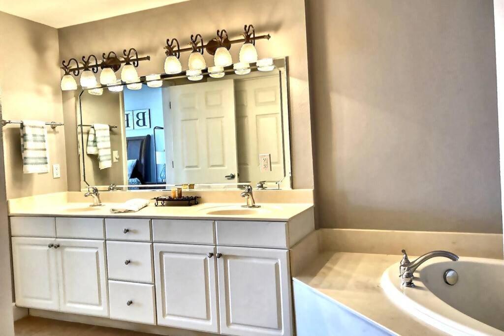 Happy Ours 2200 Sq Ft Corner Beachfront Sleeps 12 Panama City Beach Bagian luar foto