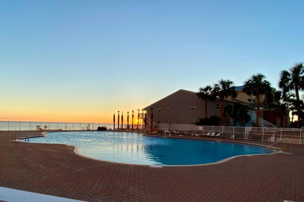Happy Ours 2200 Sq Ft Corner Beachfront Sleeps 12 Panama City Beach Bagian luar foto