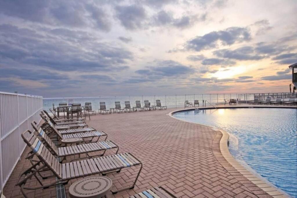 Happy Ours 2200 Sq Ft Corner Beachfront Sleeps 12 Panama City Beach Bagian luar foto